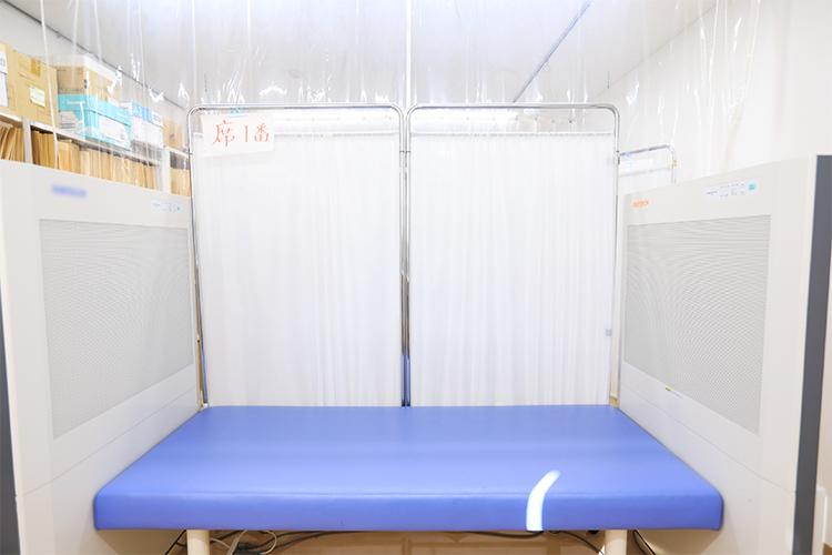 医療法人勝心会 芳賀クリニック 豊橋市 発熱患者は動線を分けている