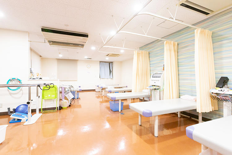 山田整形外科 福岡市中央区 患者それぞれに合わせたリハビリテーションにも力を入れる