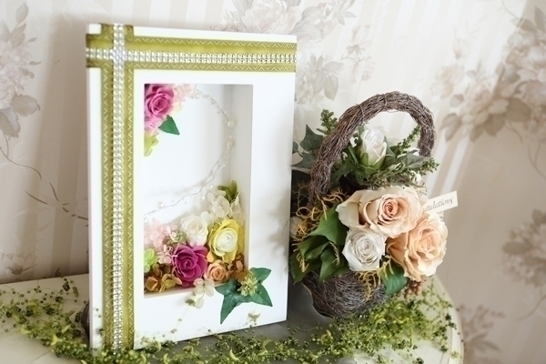 和みのクリニック 横浜市青葉区 院内にもバラをあしらった小物がたくさん置かれている