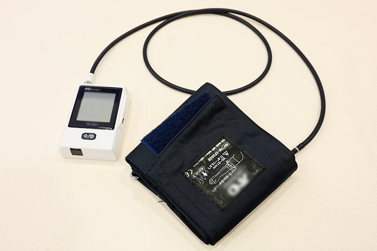 ハートクリニック 葛飾区 昼夜の変化を詳しく把握できる24時間測定の血圧計