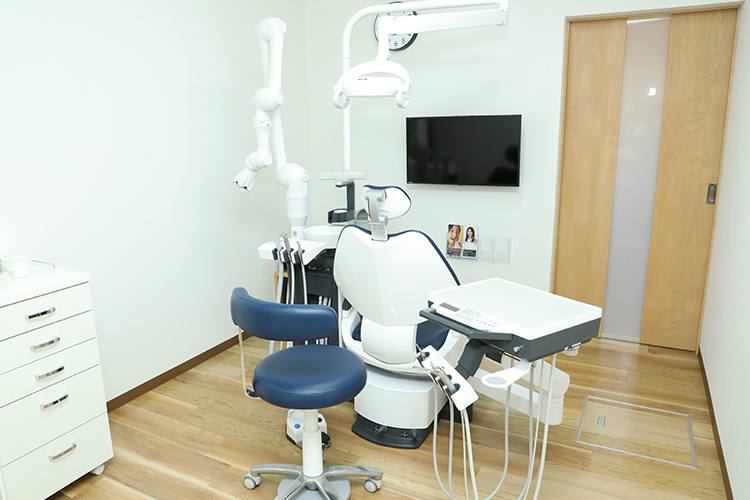 わかすぎ歯科 久留米市 プライバシーに配慮した診療室