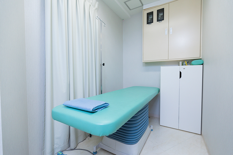 かめざわ眼科 横浜市南区 処置室も完備されている