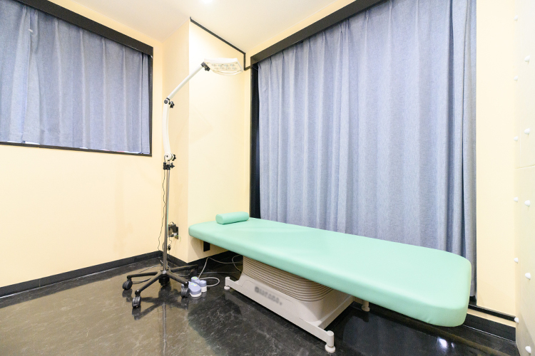 港区大門ハートライフクリニック 港区 処置室は、リラックスできる空間になるよう配慮