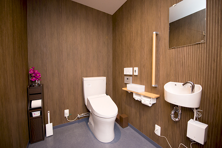 みやもとクリニック 立川市 院内はバリアフリーのため車いすなどでも安心