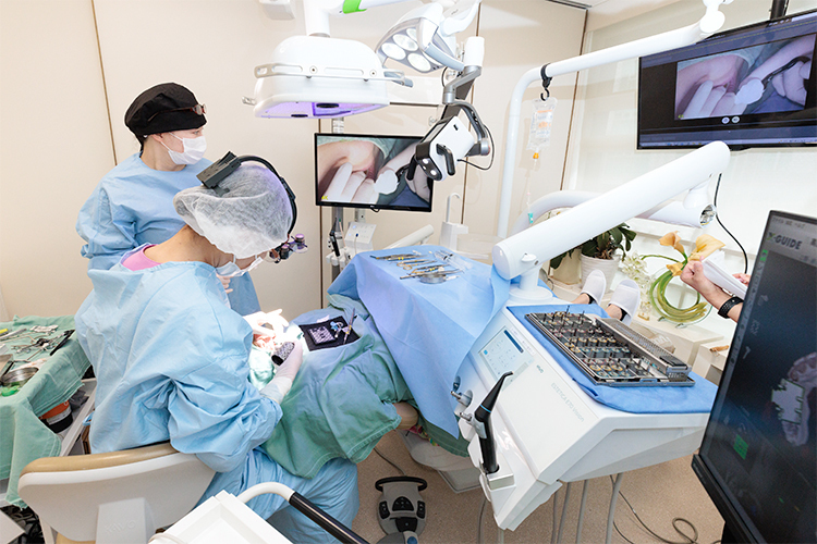 デンタルサロン麹町 千代田区 ナビゲーションシステムを活用し、インプラント治療を実施