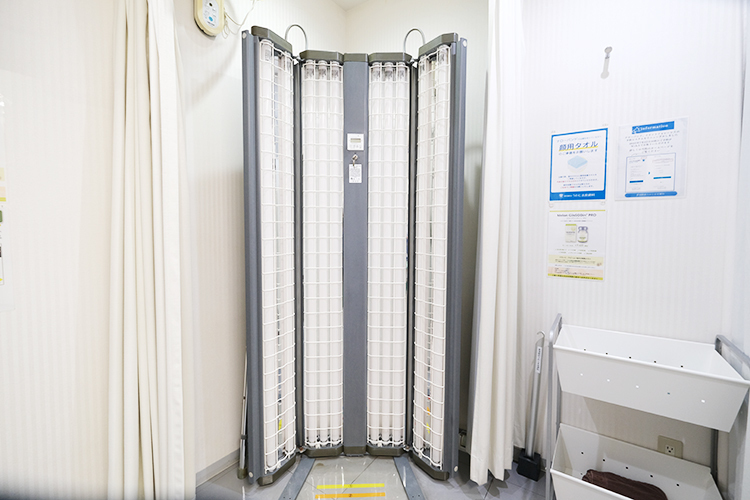 新宿駅前うわじま皮膚科 渋谷区 疾患箇所が広い場合は全身に照射することも