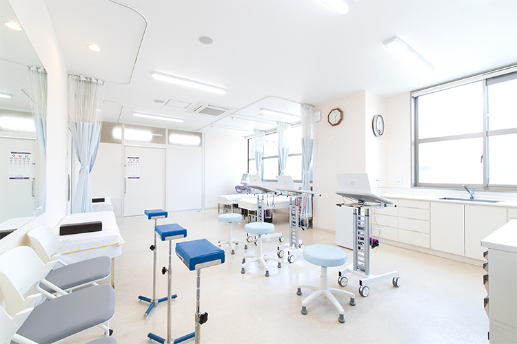 きやまクリニック 鹿児島市 広々とした雰囲気の処置室