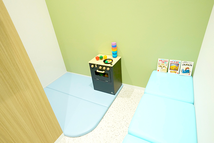 そらいろこどもクリニックありあけ 江東区 感染症状のない子どもの安心のために設けられたクリーンルーム