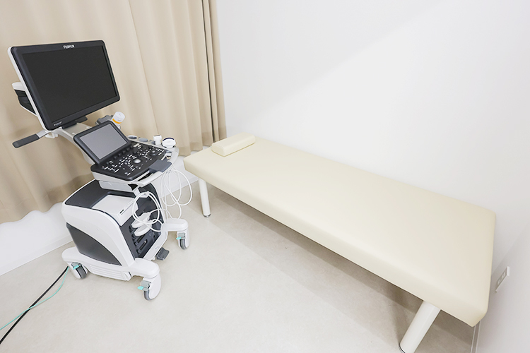 イチ＊ビル消化器内科クリニックみうら 一宮市 各検査のための部屋やリカバリールームもあり広々とした院内