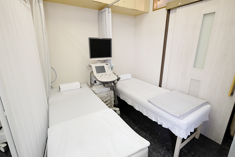 千里中央内科 豊中市 超音波診断装置だけでなく、各種検査機器をそろえている