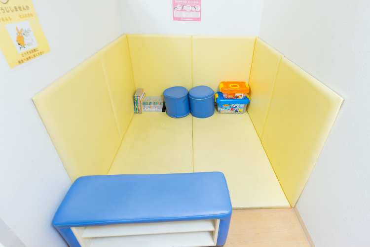 いいだ耳鼻咽喉科 北区 親子でも通いやすいようにキッズスペースも完備