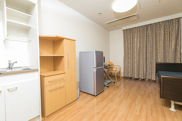 松岡整形外科・内科リハビリテーション 岐阜市 5階の高齢者施設では24時間の介護体制を完備