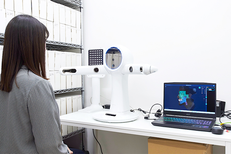つきしま矯正こども歯科 中央区 先進の機器を活用し、正確な診査・診断を心がけている