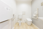 細井ファミリークリニック さいたま市南区 トイレにはおむつ交換台完備のため、子連れも安心