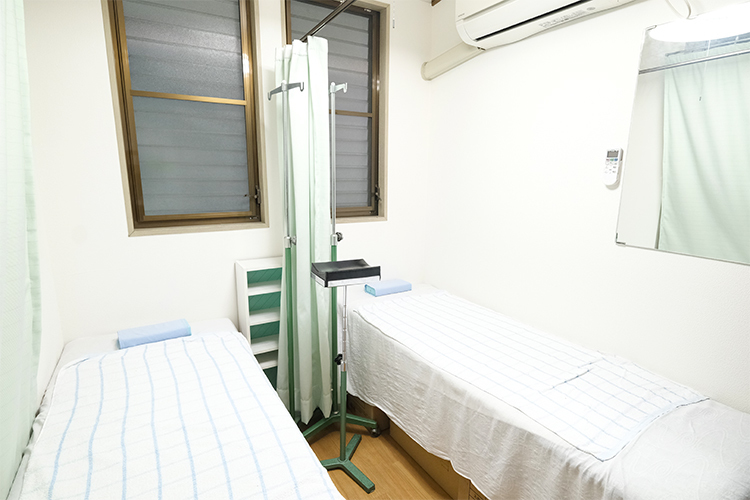 内科田中医院 京都市下京区 自宅でも実施できる操体法を伝えている