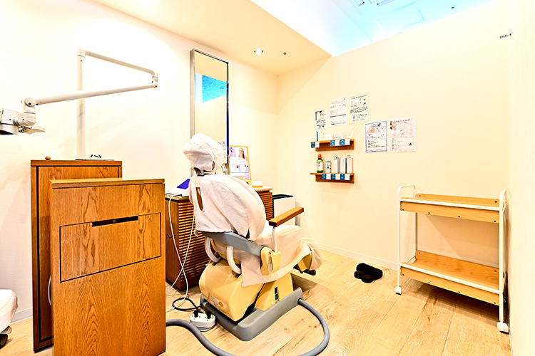 AKAZA DENTAL CLINIC 千葉市美浜区 ホワイトニング専用の診療室も完備