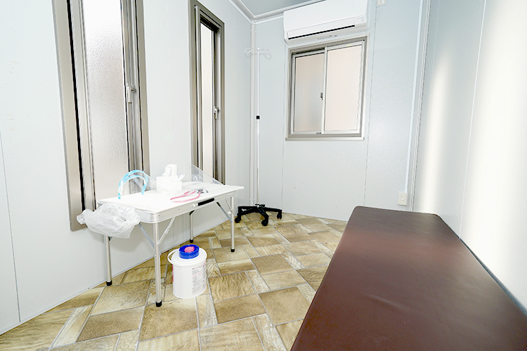 おおつか内科クリニック 京都市伏見区 感染症患者に向けた診察室の用意など、感染症対策にも取り組む