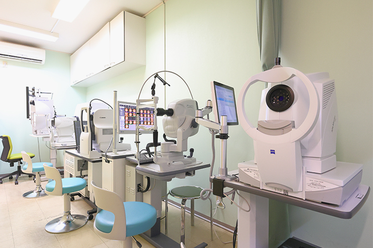 セントラル眼科今川内 浦安市 診断や手術治療に必要な、新しい検査機器を数多くそろえている