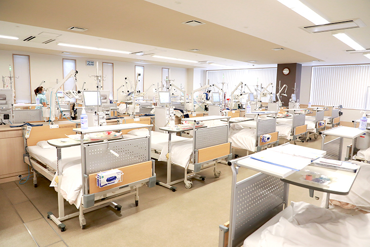新北九州腎臓クリニック 北九州市小倉南区 チーム医療で「多数治療目標達成型厳格治療」を実施している