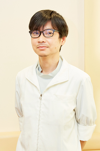 市川 朋生副院長 中井歯科医院