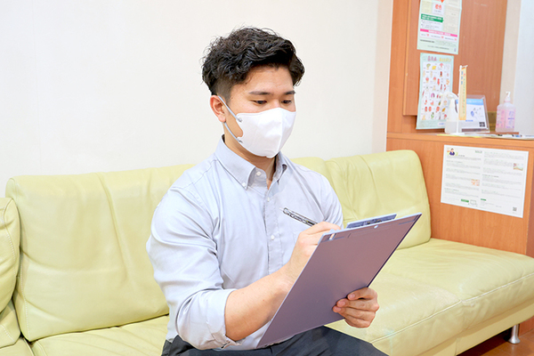 ながた歯科 受付・問診票を記入