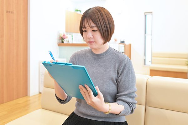 やすもと内科クリニック 問診後に検査の説明を受ける