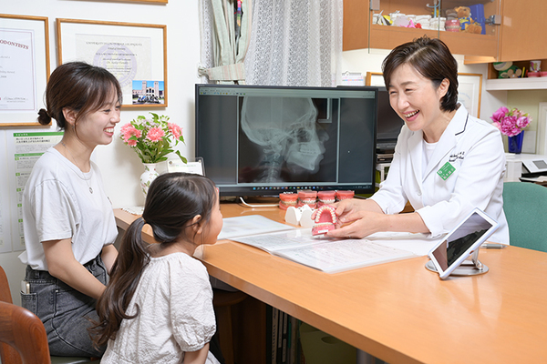 ふなき矯正歯科 経堂クリニック 保護者と一緒に、個室で丁寧に問診