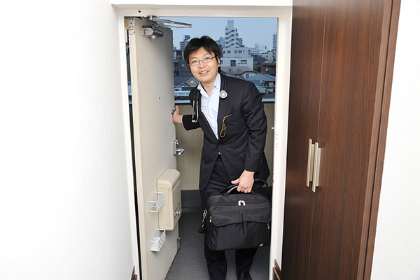 田中医院 医師が患者の自宅に到着