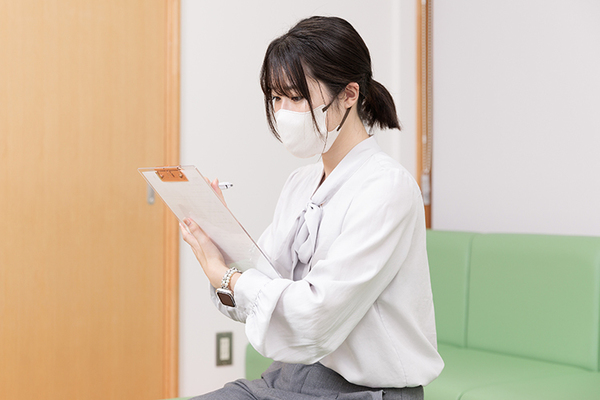 なりた内科・脳神経内科 問診票に記入