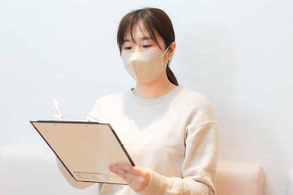 きむらクリニック小児科 乳腺科 問診票に記入