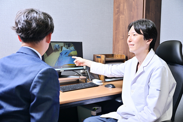 神奈川そけいヘルニア日帰り手術クリニック川崎武蔵小杉 1回目の来院。問診、検査、診断と手術日決定