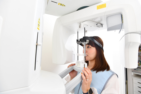 祐天寺歯科クリニック レントゲン撮影と口腔内チェックで歯の状況を確認