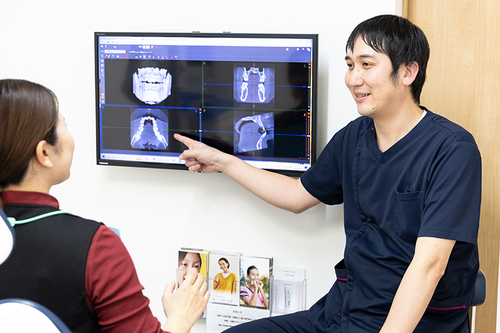 機能と審美の回復を図り 残存歯の維持をめざすインプラント治療