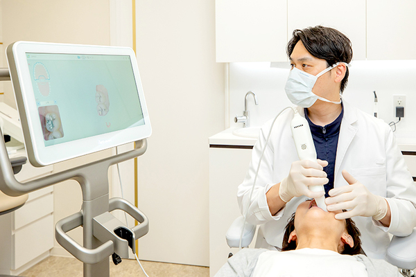 HALO DENTAL CLINIC 口の中の状態を診断