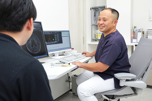 あさだ脳神経外科クリニック 医師による問診・診察と説明