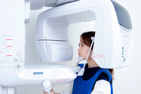 永福町駅前歯科・矯正歯科・小児歯科 手術計画の説明を受ける