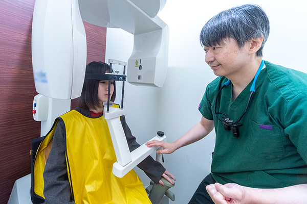 いのうえ歯科クリニック 術前に必要な検査を受け、シミュレーションを行う
