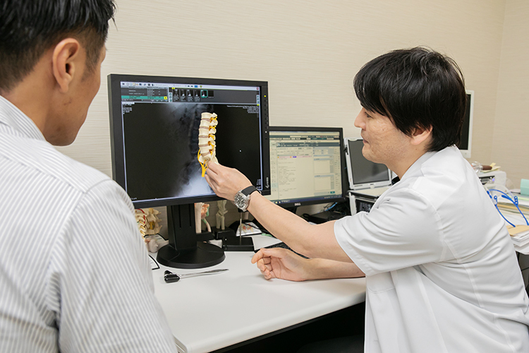 ヘルニアや脊柱管狭窄症など さまざまな腰痛への対処法と予防法 ドクターズ ファイル
