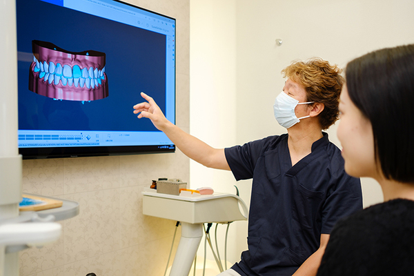 鈴木歯科医院 検査結果や矯正計画の説明を受ける