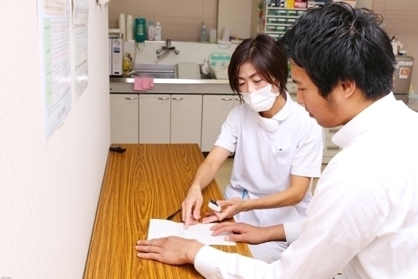 伊藤クリニック 機器装着中の注意点など看護師から説明を受ける