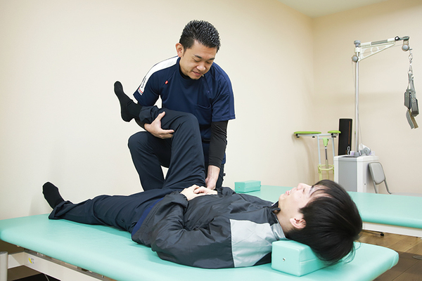 百万遍クリニック 担当の理学療法士によるリハビリ開始