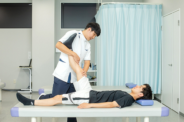 おざき整形外科クリニック 治療計画に沿ってスポーツリハビリを開始