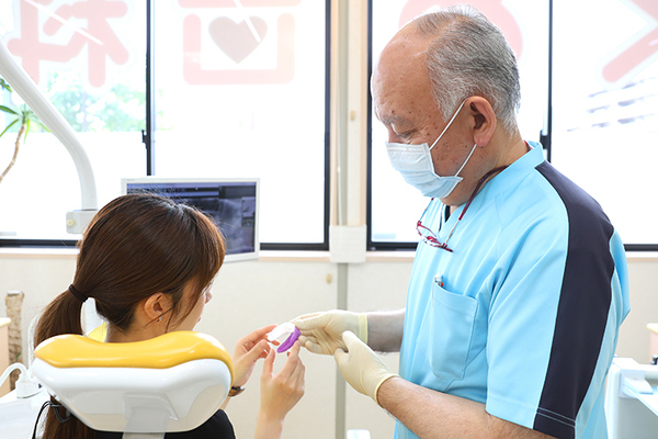 くめ歯科クリニック 実際に使用後、微調整を行う