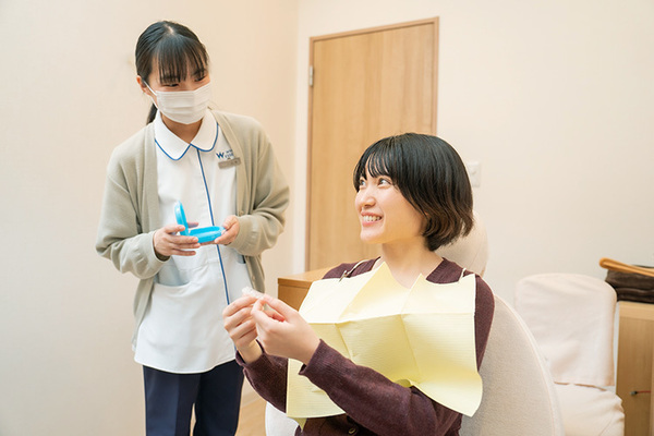 ふじた歯科クリニック ホームホワイトニングのレクチャーを受ける