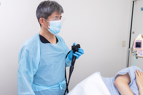MIWA内科胃腸内科・内視鏡CLINIC葵 前処置を受け、内視鏡検査に進む