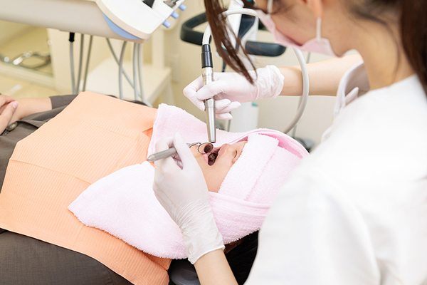 もんでん歯科クリニック 普段の診療も口内の環境を整えた後で治療や措置に移る