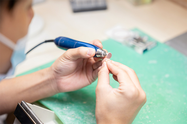 井上秀人歯科インプラントクリニック 結合状態の確認と人工歯の作製・装着