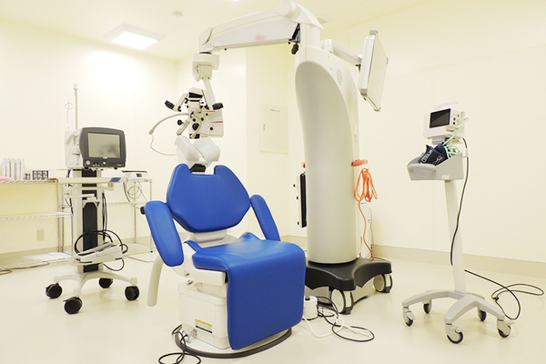 漢一診療所 白内障の日帰り手術が行われる