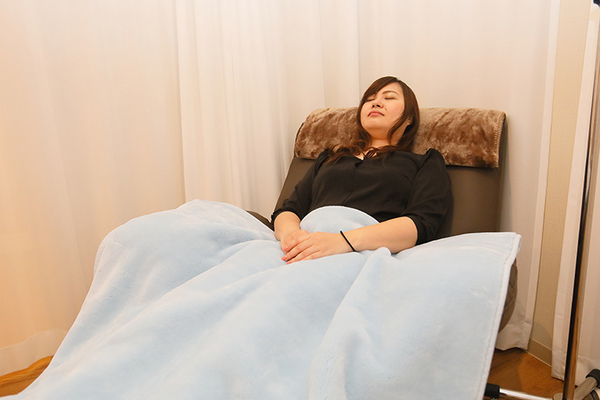 わたなべ耳鼻咽喉科 手術後はソファーでゆっくり休憩