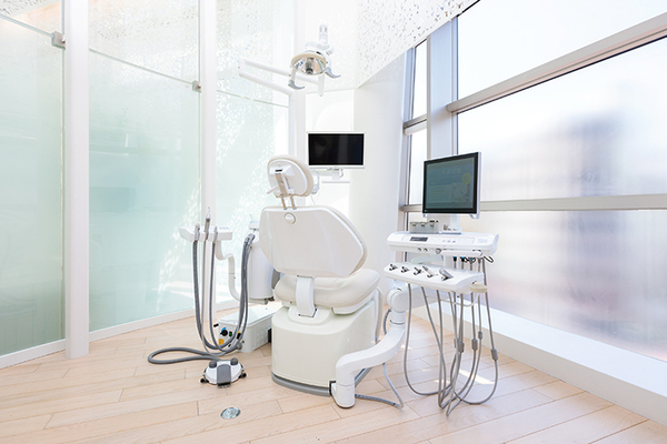 青山クオーツデンタルクリニック 矯正期間中は定期的に通院